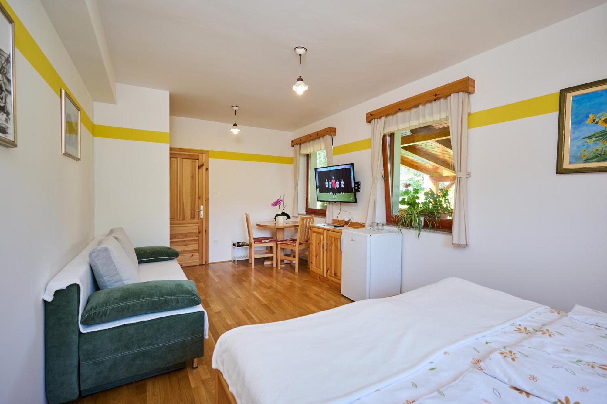 Apartments Organic Tourist Farm Gradisnik Prevalje Exterior photo