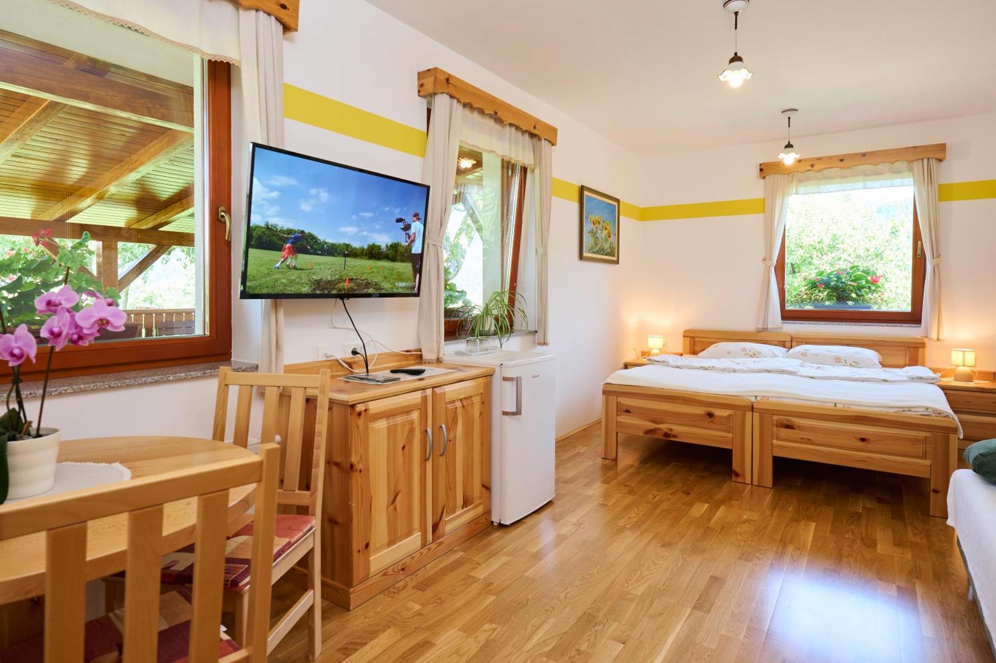 Apartments Organic Tourist Farm Gradisnik Prevalje Exterior photo